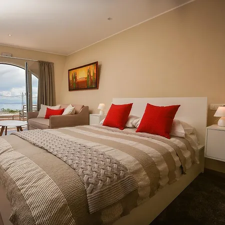 洛夫兰纳德拉格酒店 4* 洛夫兰