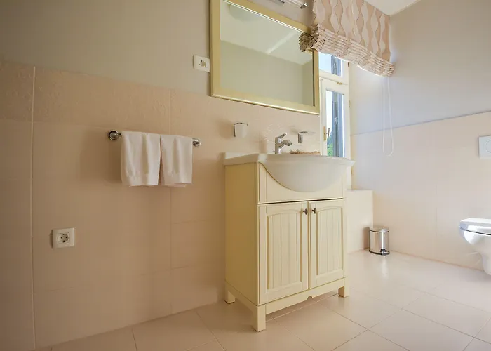 Draga Di Lovrana Otel