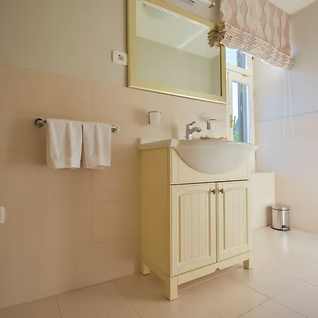 Draga Di Lovrana Hotel