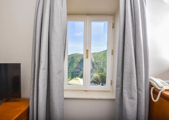 Draga Di Lovrana 4* לובראן